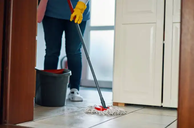 Alerta por las empleadas del hogar: cómo evitar la multa por no tener un plan de riesgos laborales Alerta por las empleadas del hogar: cómo evitar la multa por no tener un plan de riesgos laborales
