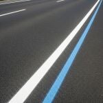 La DGT confirma para qué sirven las las líneas azules de las carreteras: la mayoría de los conductores las desconocen