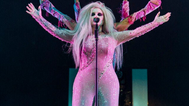 Alaska en una actuación de Fangoria 