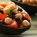 Un estudio revela que una taza diaria de alubias mejora la salud cardiaca y si es de garbanzos, el colesterol