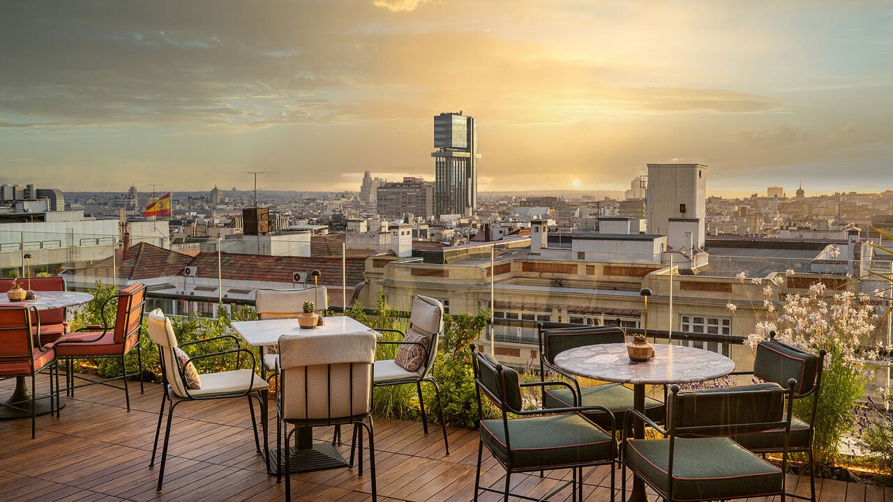 Así es la propuesta de verano del icónico rooftop Picos Pardos