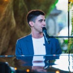 El piano de D’Pineda marca el inicio del verano en Abades Triana