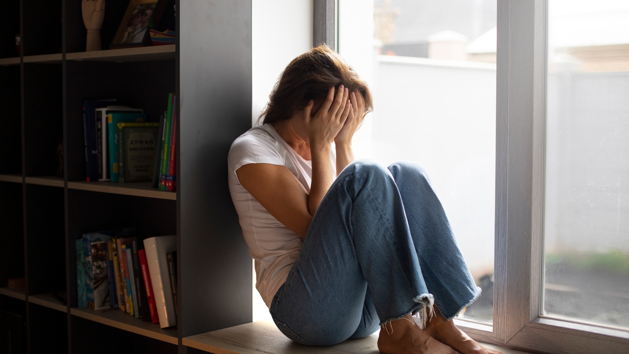 Un psicólogo afirma que frenar la ansiedad "no es una cuestión de voluntad" y que el secreto para combatirla es aprender a bajar "el nivel de alerta del cerebro"