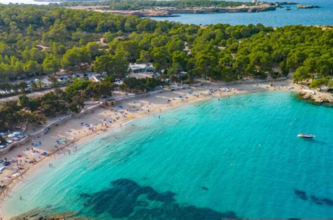 ¿La mejor playa de España está en Ibiza? Cala Bassa podría llevarse el título