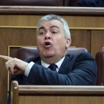 La UCO señala a Santos Cerdán como el encargado de "gestionar pagos" a Koldo y Ábalos: "Voy a ir a por todo"