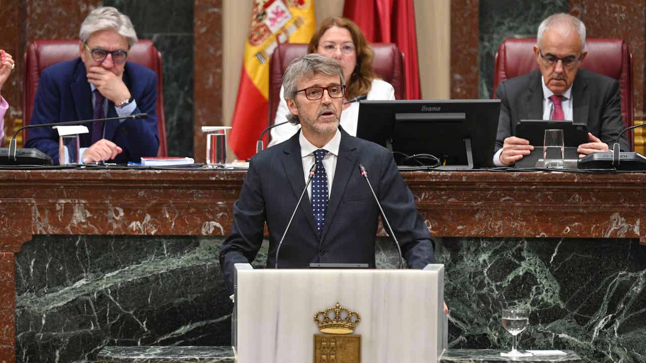 El gobierno murciano acusa a Sánchez de poner "parches" con la condonación de deuda y no reformar el sistema de financiación autonómica