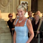 Diana de Gales con look de invitada.