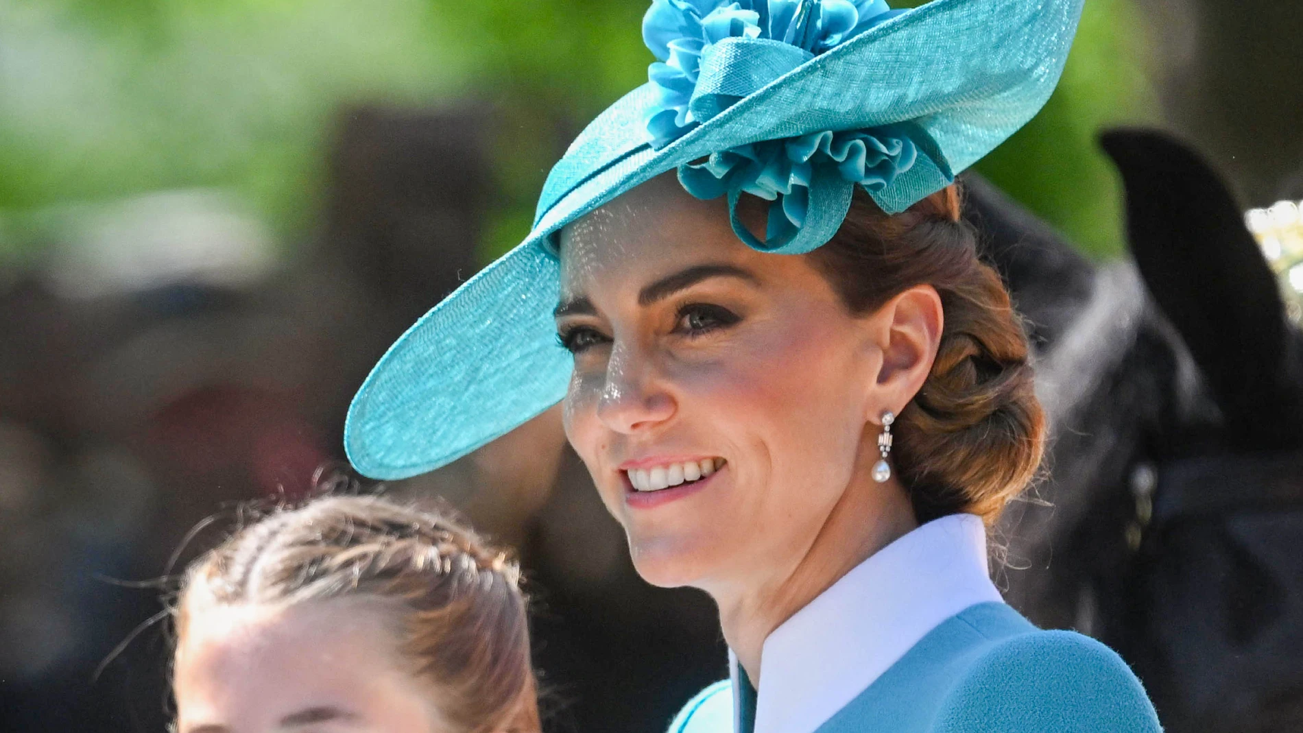 Kate Middleton en el Trooping the Colour con vestido turquesa.