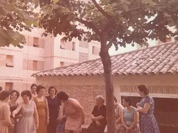 Un verano en la década de los 80 en el cuartel de Toledo. Un verano en la década de los 80 en el cuartel de Toledo.