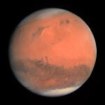 magen en color verdadero de Marte tomada por el instrumento OSIRIS a bordo de la nave espacial Rosetta de la ESA durante su sobrevuelo del planeta en febrero de 2007.