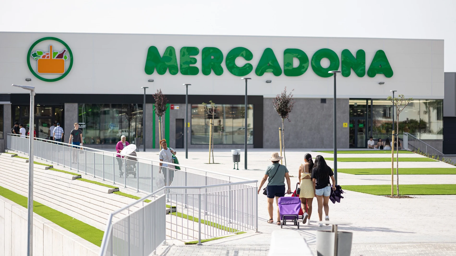 Mercadona abre una nieva tienda en Totana (Murcia) tras una inversión de 6,7 millones de euros REMITIDA / HANDOUT por MERCADONA Fotografía remitida a medios de comunicación exclusivamente para ilustrar la noticia a la que hace referencia la imagen, y citando la procedencia de la imagen en la firma 16/06/2025
