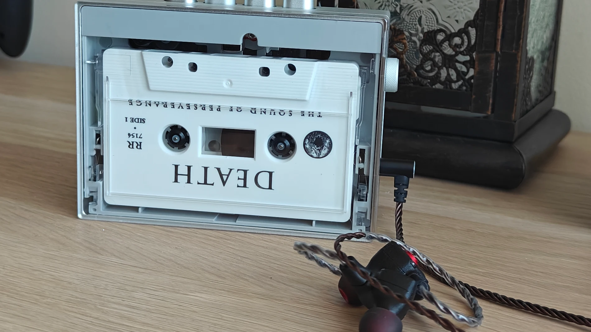 El CP13 es una carta de amor a la cultura del walkman