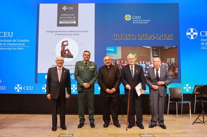 El ‘Aula Política’ de la CEU USP premia el sacrificio, la generosidad y el compromiso humano