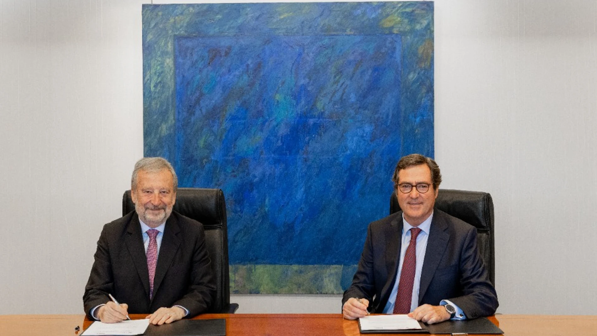 CaixaBank y la CEOE lanzan una línea de financiación de 45.000 millones para empresas