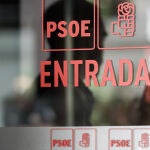 La UCO entra en la sede del PSOE para realizar un clonado del correo de Santos Cerdán