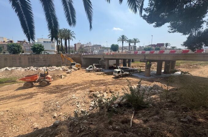 La Generalitat finalizará este verano la reparación de las infraestructuras locales de Algemesí afectadas por la dana La Generalitat finalizará este verano la reparación de las infraestructuras locales de Algemesí afectadas por la dana