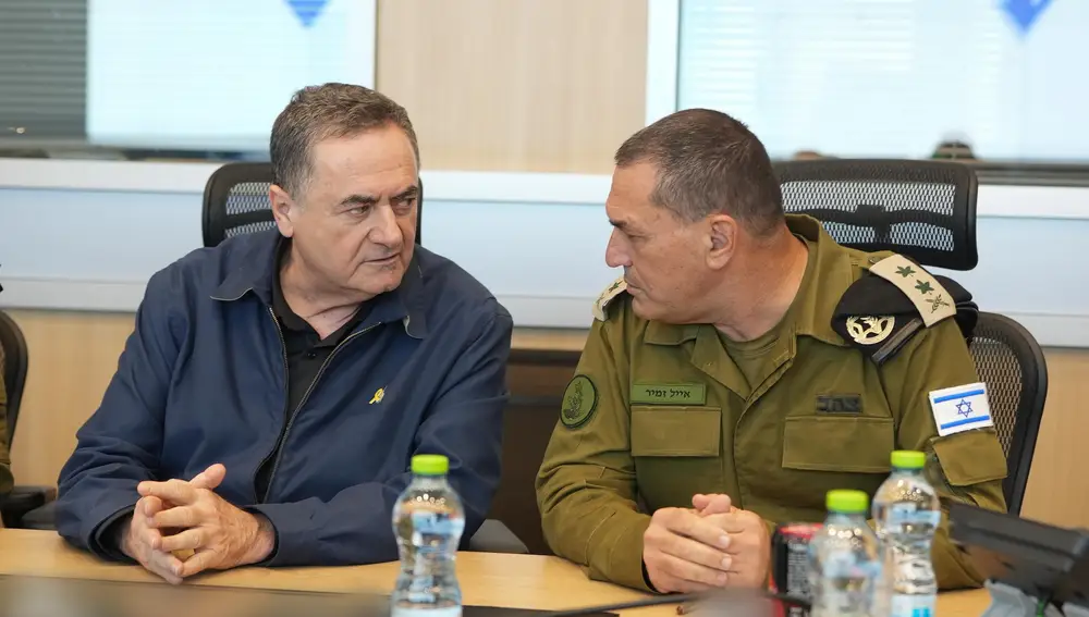 El ministro de Defensa de Israel, Israel Katz, y el jefe del Estado Mayor del Ejército, Eyal Zamir