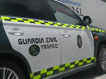Vehículo de la Guardia Civil de Tráfico Vehículo de la Guardia Civil de Tráfico