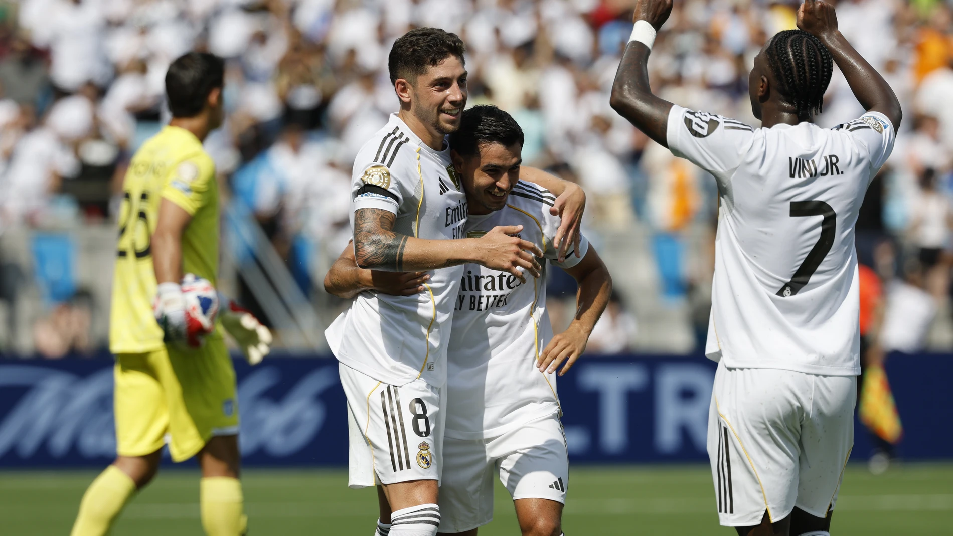 CHARLOTTE (United States), 22/06/2025.- Federico Valverde of Real Madrid (CL) celebrates with Brahim Diaz of Real Madrid (C) and Vinicius Junior of Real Madrid (R) after scoring the 3-0 lead during the FIFA Club World Cup 2025 match between Real Madrid and Pachuca in Charlotte, North Carolina, USA, 22 June 2025. (Mundial de Fútbol) EFE/EPA/ERIK S. LESSER