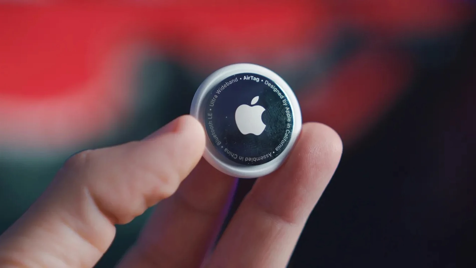 AirTag de Apple en mano