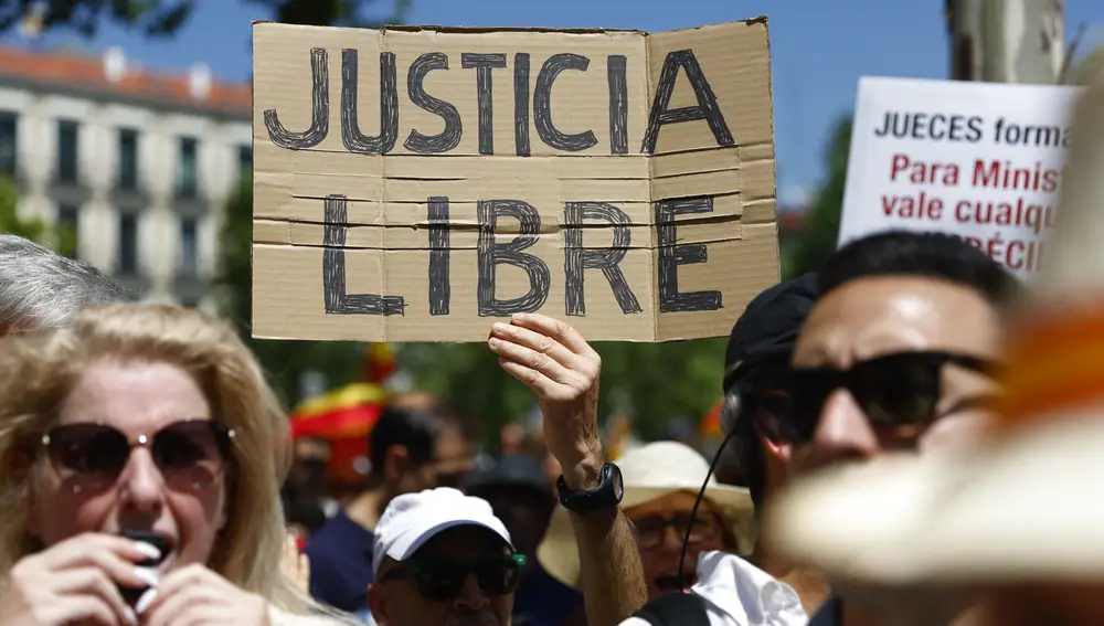Concentracin en el Tribunal Supremo en defensa del poder judicial y la independencia del mismo.