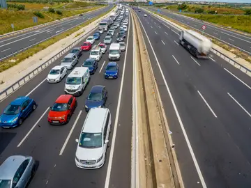 Imagen de archivo de retenciones en la A-49 Imagen de archivo de retenciones en la A-49