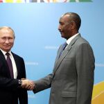 El general Al Burhan con Vladimir Putin en 2019