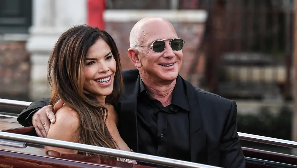 Lauren Sánchez y Jeff Bezos en la recta final de su boda.
