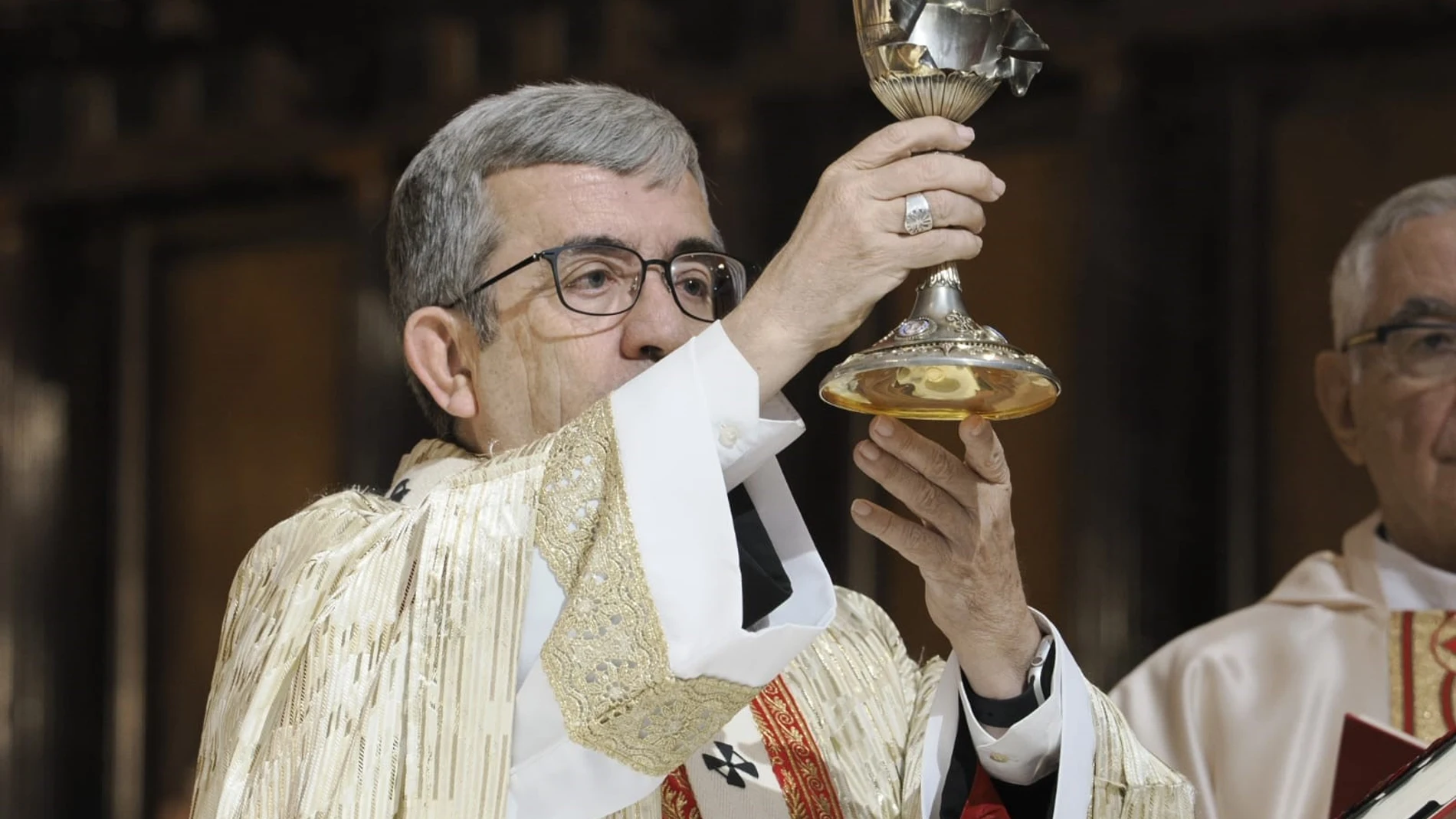 (Foto de ARCHIVO) Np+Fotografías+Audio Luis Argüello Preside La Misa Crismal En La Catedral De Valladolid REMITIDA / HANDOUT por ARCHIDIÓCESIS DE VALLADOLID Fotografía remitida a medios de comunicación exclusivamente para ilustrar la noticia a la que hace referencia la imagen, y citando la procedencia de la imagen en la firma 17/04/2025