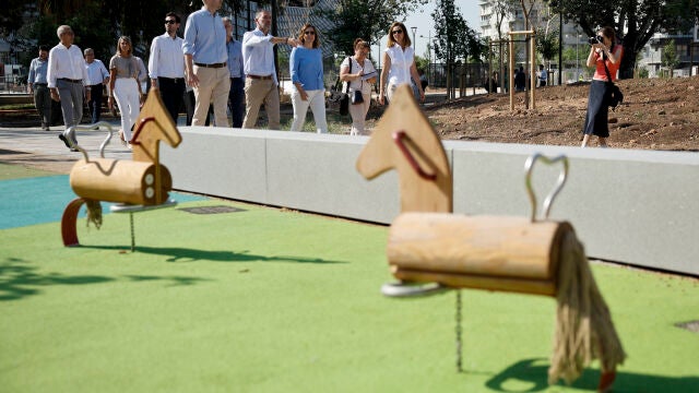 Alcaldesa de valència visita parque junto al roig arena en construcción