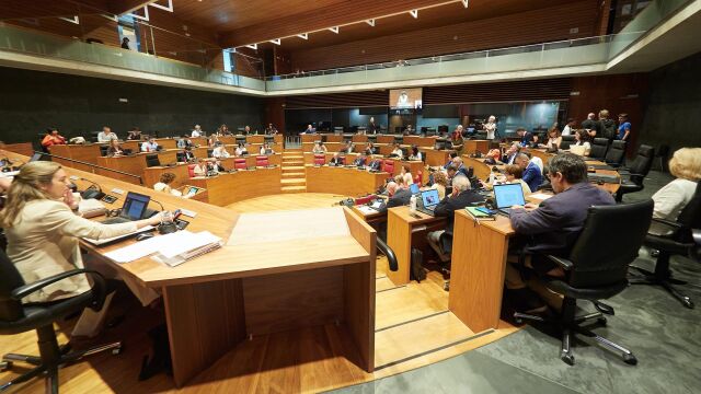 El Parlamento de Navarra constituye este jueves la comisión de investigación por las adjudicaciones del 'caso Cerdán'