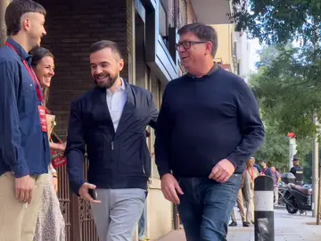 Salazar defiende su inocencia pero no prevé volver a sus cargos en Moncloa y PSOE MADRID, 05/07/2025.-Fotografía de archivo del 07/09/2024 de Francisco Salazar (d), que había sido designado como adjunto a la Secretaría de Organización de la ejecutiva federal del PSOE y este sábado ha renunciado a sus cargos en la dirección socialista y a su labor en Presidencia del Gobierno Diego Rubio (c), jefe de Gabinete de Pedro Sánchez. EFE/Macarena Soto