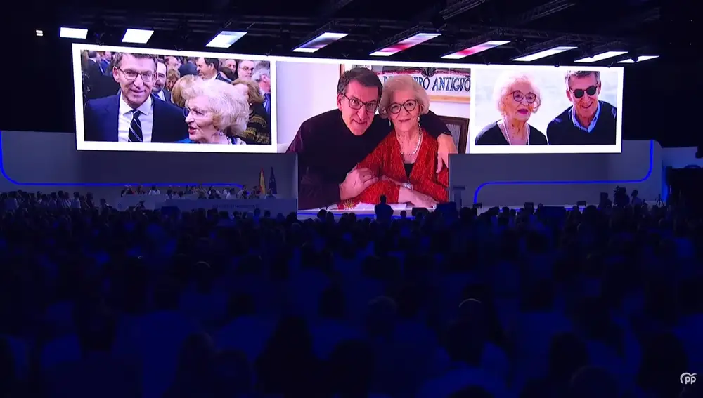 Momento del visionado del vídeo en el XXI Congreso Nacional del PP.