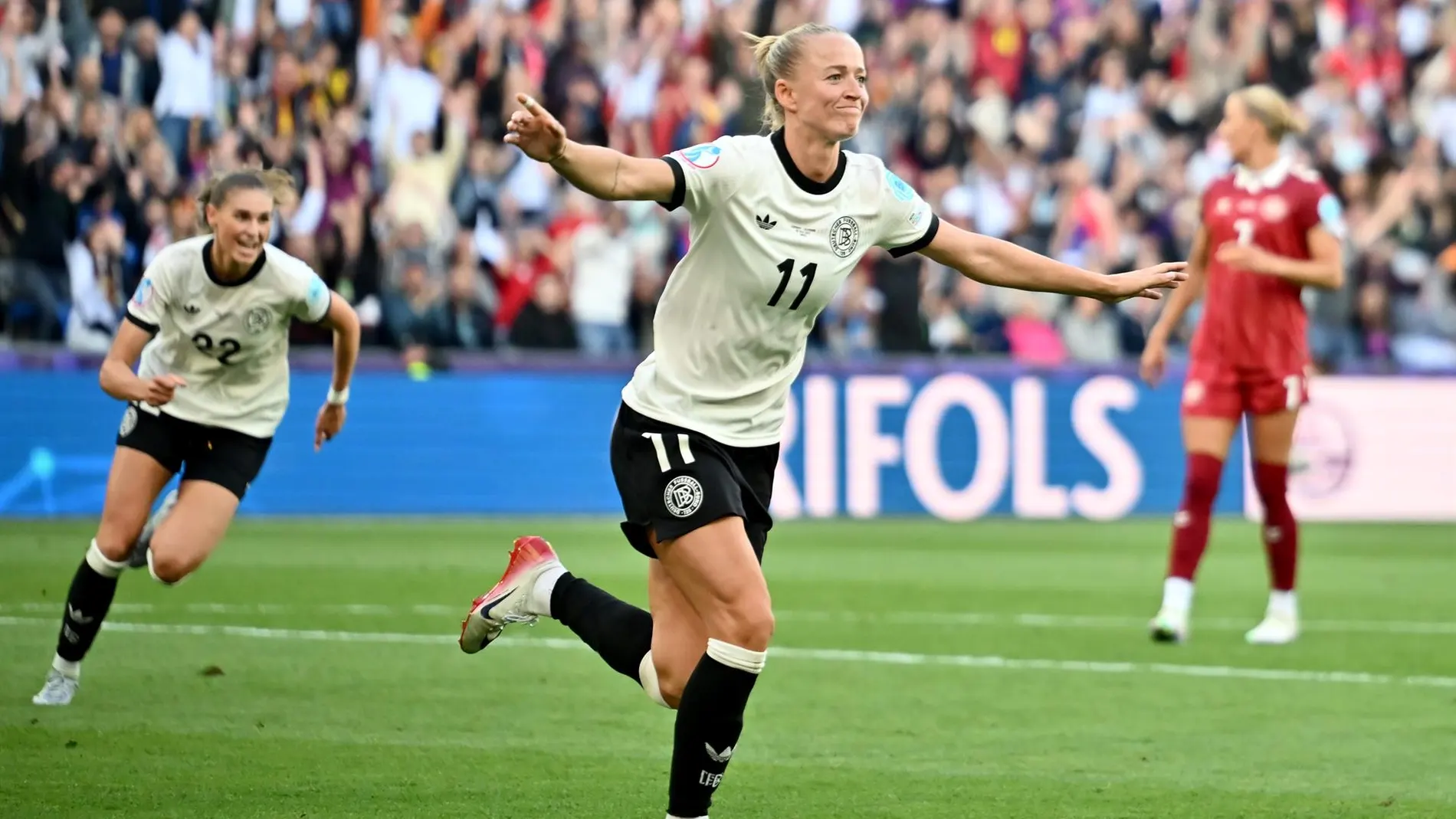 Fútbol/Eurocopa.- Alemania y Suecia eliminan a Dinamarca y Polonia y se jugarán el liderato de grupo en la EURO Femenina