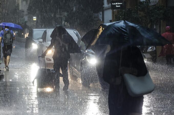 Once comunidades en aviso por lluvias, tormentas, oleaje o fuertes vientos Once comunidades en aviso por lluvias, tormentas, oleaje o fuertes vientos