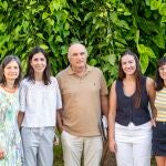 Cristina Domínguez, psiquiatra de la Infancia y la Adolescencia; Sara Izquierdo, psicóloga clínica; Carlos Imaz, psiquiatra de la Infancia y la Adolescencia; y Ana Adarve y Celia Chamorro, enfermeras especialistas en Salud Mental
