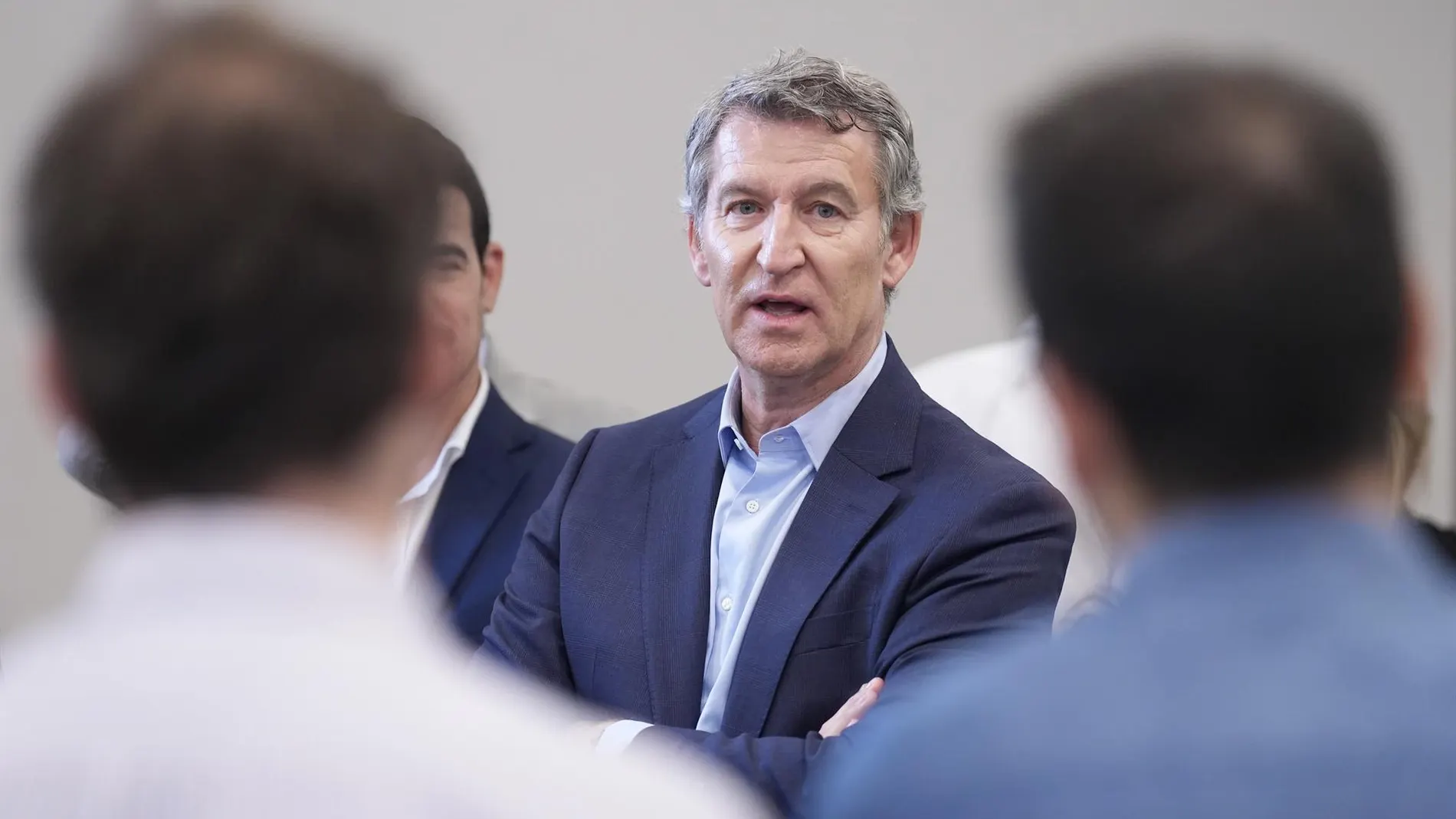 Feijóo pide al Gobierno efectivos para "frenar la espiral de violencia" en Torre Pacheco (Murcia)