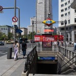 Metro de Madrid añade nombres de las capitanas a la estación de Plaza España como apoyo a la selección en la Eurocopa