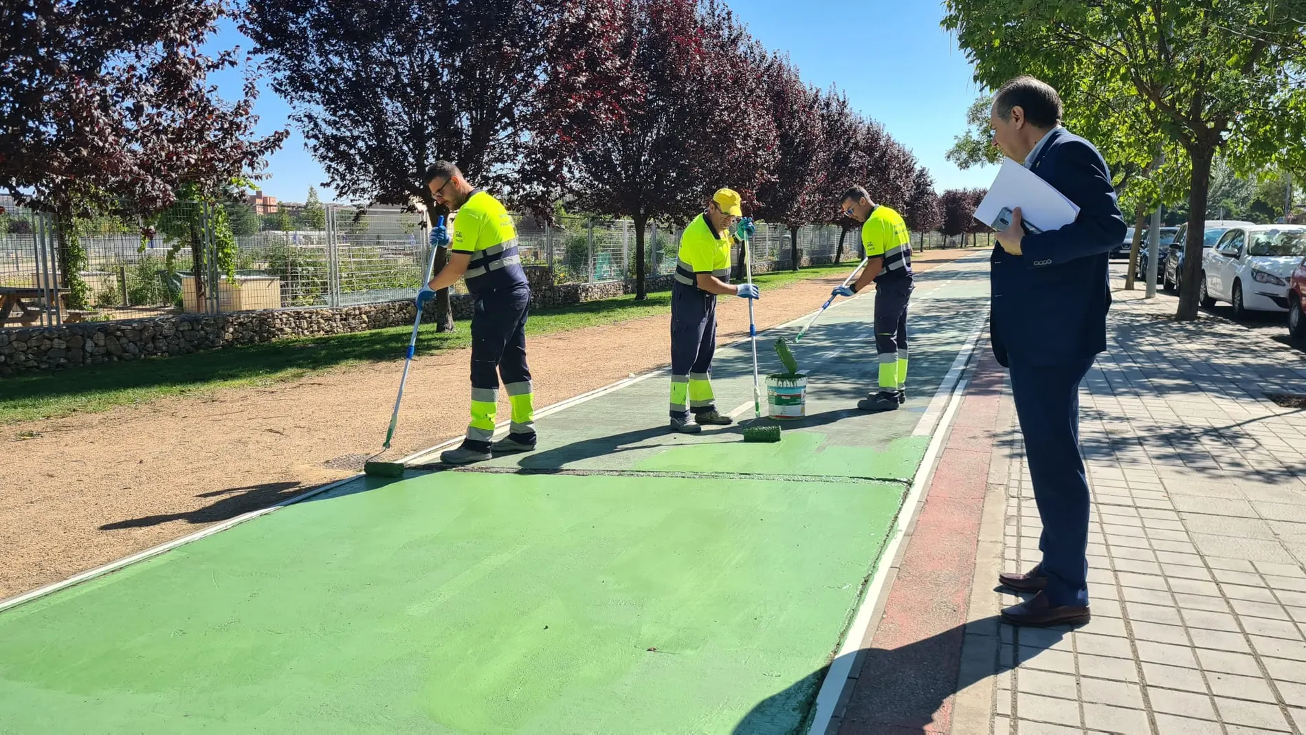 El concejal de Fomento, Fernando Carabias, visita a las obras de renovación que han comenzado en el tramo de la avenida del Padre Ignacio Ellacuría