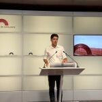 El portavoz de los Comuns, David Cid, en rueda de prensa este martes