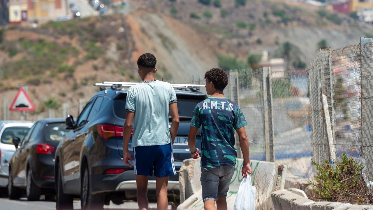 Condenan a nueve años de inhabilitación a la exdelegada del Gobierno en Ceuta por la devolución de menores a Marruecos en 2021