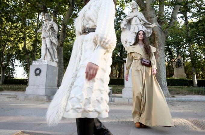 Moisés Nieto, Roberto Verino o Dominnico abrirán la Semana de la Moda de Madrid en los Jardines de Plaza de Oriente
