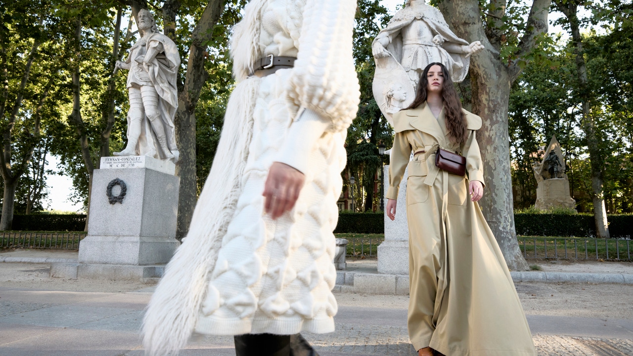 Alta costura al aire libre: Madrid es Moda celebra su aniversario frente al Palacio Real