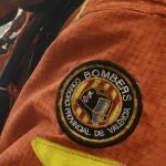 Sucesos.- Bomberos trabajan en la extinción de un incendio forestal en Moixent (Valencia)