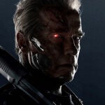 Arnold Schwarzenegger en su papel icónico como el T-800 de 'Terminator'