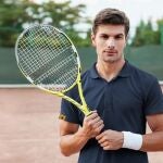 Polo con estilo deportivo y secado rápido: el favorito para golf, tenis o días de calor sin perder elegancia