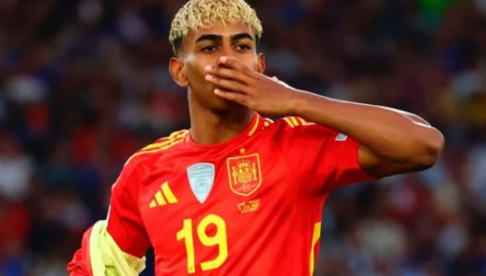 Un ex compañero de Lamine Yamal en el Barça le afea que eligiera jugar con  España: "Yo no lo haría..."