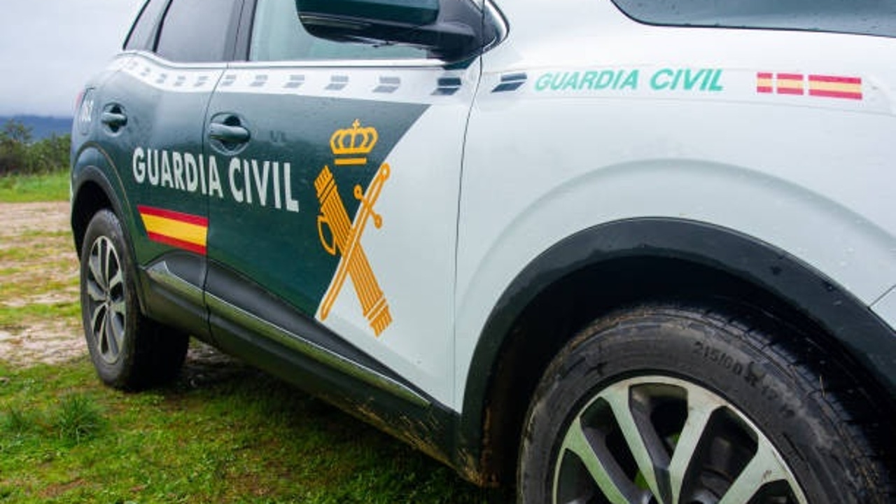 Detienen a un conductor de 62 años en Palencia con drogas y 15.000 euros ocultos en el coche
