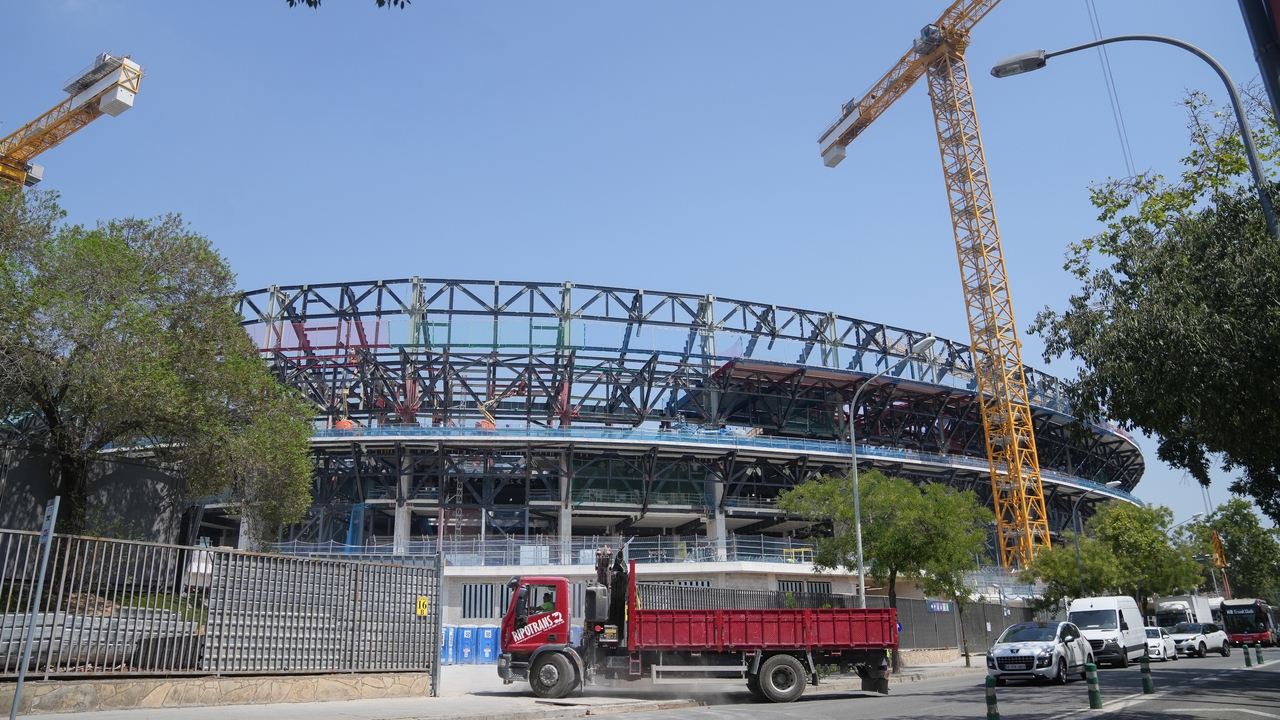 Siro López describe con un adjetivo, que el Barcelona pueda jugar LaLiga en un estadio de 6.000 localidades
