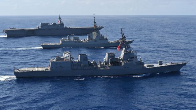 La fragata Méndez Núñez une vínculos con la Armada japonesa durante su regreso a España